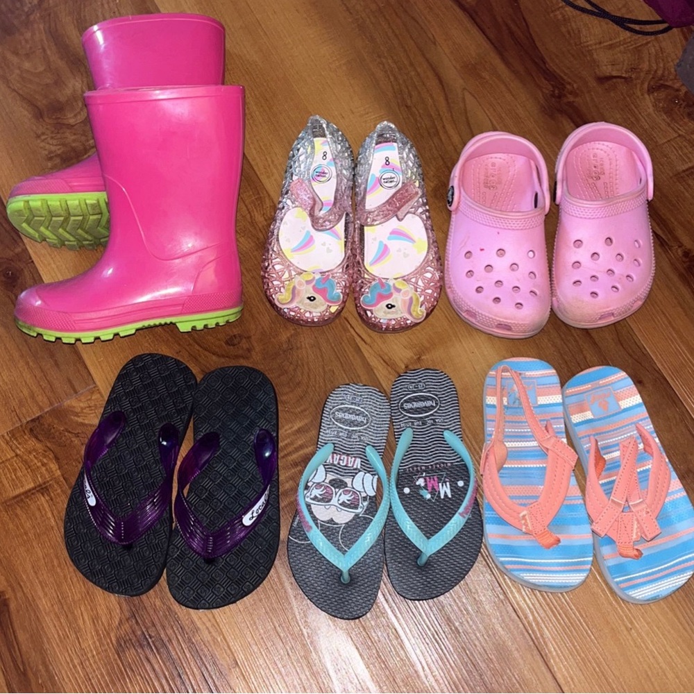 Lot of toddler girls shoes size 7-8